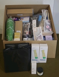 (1) Bottle Of Dr. Oracle NiaBright Ampoule, 50ml Brightening K-Beauty, (1) 60ml Jar Of Wild Yam Balancing Cream, (2) 160ml Continous Spray Bottles, (1) Small Tote Bag & (1) Box Of Assorted Amazon Returns