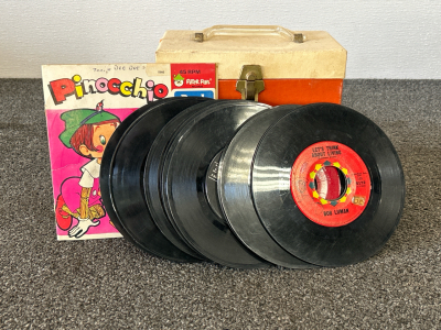 Small Box With Vintage 45 RPM R&eacute;cords