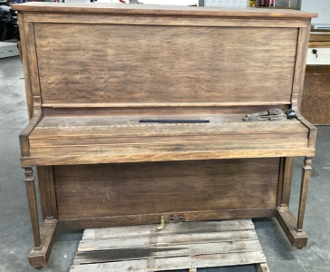 LARGE PIANO.