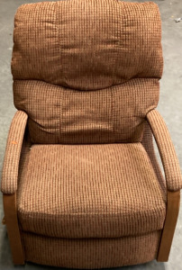 VINTAGE BROWN RECLINER.