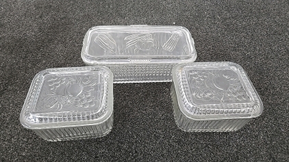 (1) Set of 3 Vintage Ribbed Federal Glass