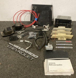 2005 Chevy Silverado Parts Emblems Motor Mounts Radio and CD Player Tailgate Parts Owners Manual