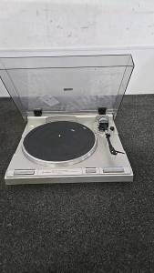 (1) Pioneer Quartz-Direct Drive Full-Automatic Stereo Turntable PL-S50