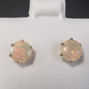 $730 10K Opal(1.28ct) Earrings