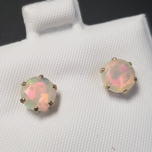 $730 10K Opal(1.28ct) Earrings