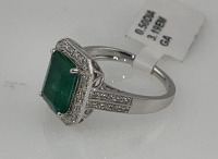 Value $17,839 Emerald Beryl And Diamond Ring Size 6-1/2 (US) - 2