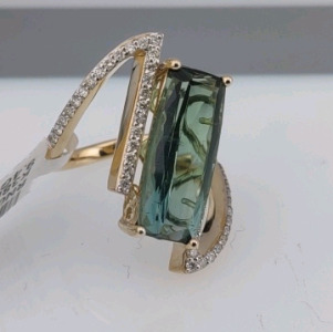 Value $13,680 Natural Green Tourmaline & Diamond Yellow Gold Ring