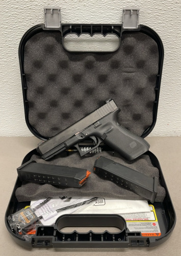 Springfield Armory Model 17 Gen 5 9mm Caliber, Semi Automatic Pistol W/ Original Hard Case And Extra Magazine