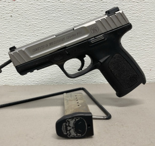 Smith & Wesson Model SD40 VE .40 Caliber, Semi Automatic Pistol