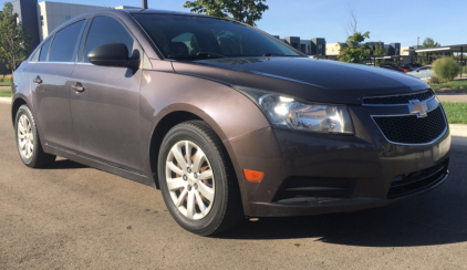 2011 CHEVY CRUZE LS - 125K MILES!