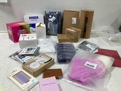 Amazon Returns, Kids Beanies, Jewlery, Phone Accessories, Closet organizers, Sunglasses, Queen Sheets, Hair Clips, Chord organizers and more!!
