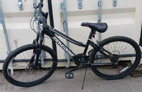 24in Mongoose Excursion Girls Bike (Black)