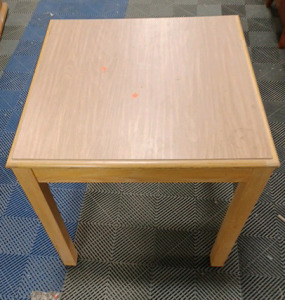 (1) Thomasville Trade Winds Game Table