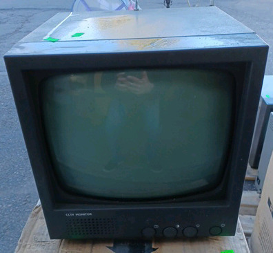 (1) Clinton Displays Monochrome Monitor - 12" Model MM-12C