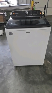 (1) Whirlpool Washer with a 2 in 1 Removable Agitator