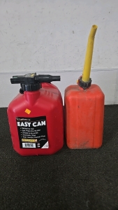 (1) 2.5 Gallon Size Gas Can (1) 5 Gallon Size Gas Can