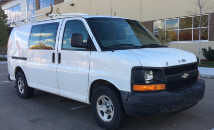 2008 CHEVROLET VAN 1500 - ROOF RACK!