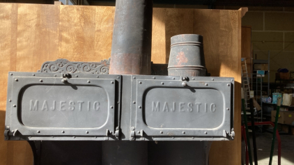 Antique Oven -The Great Majestic No. 644