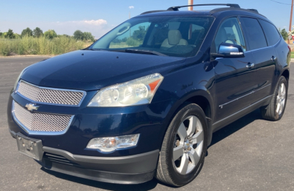 2010 CHEVROLET TRAVERSE - AWD!