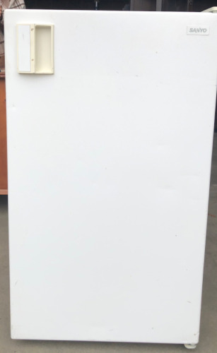 Sanyo Mini Fridge