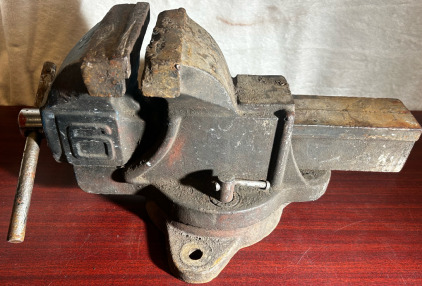 150 Swivel Bench Vise