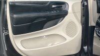 2016 CHRYSLER TOWN & COUNTRY - 3RD ROW SEATING! - 9