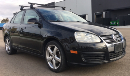 2010 VOLKSWAGON JETTA - 6 SPEED MANUAL! DIESEL