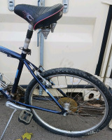 26in WildWood Diamond Back Woman's Bike (Blue) 28in Raleigh Mens Bike (maroon) Parts needed, view photos for items - 4