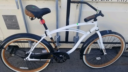 26" White Huffy Bike