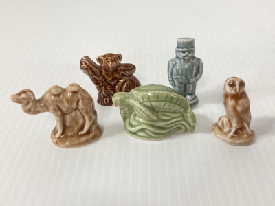 (5) Small Vintage Rose Tea Wade Whimsey Figures