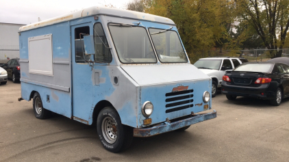 1968 12' CHEVY BOX/VENDING TRUCK