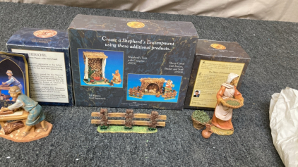 Fotainini 10 pc. Fence Set, & Zoe & Herschel Figurines