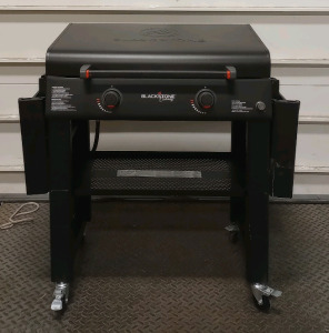 Blackstone 30" Griddle With Hood & Counter Height Shelves