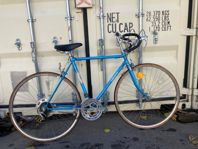 28&rdquo; Takara Blue Bike