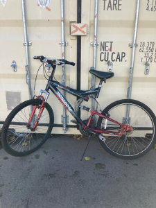 26&rdquo; Mongoose XA-75 Black and Red Bike
