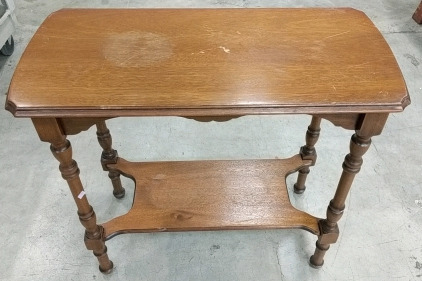 (1) Classic Wood Side Table w/ Lower Shelf