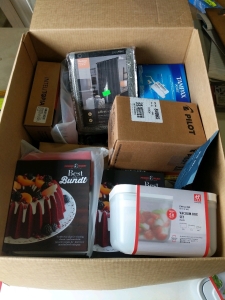 Whole Box Amazon Overstock, Zwilling Vacuum Food Storage Containers, Bug Traps, Tampax Pearl, Curtains and More (cow)