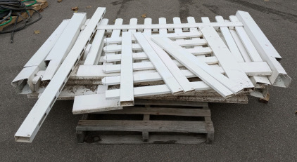 Vinyl Picket Fencing 4'x6' Panels