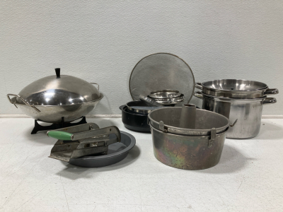 Pots and pans, Metal good Condition, Pie Pans, Lids and more!