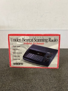 Uniden Bearcat Scanning Radio- Powers On