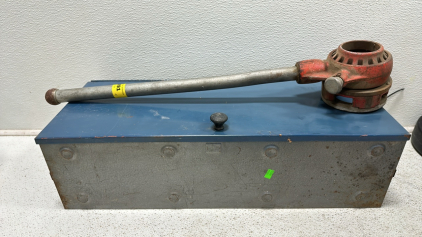 Ridgid 12-R Ratchet Pipe Threader, Metal Tool/Storage Box
