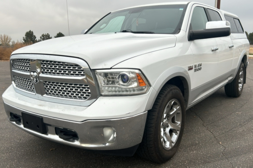 2017 RAM 1500 - HEATED AND COOLED SEATS - 4X4!