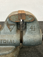Industrial 4 1/2" Vice - 3