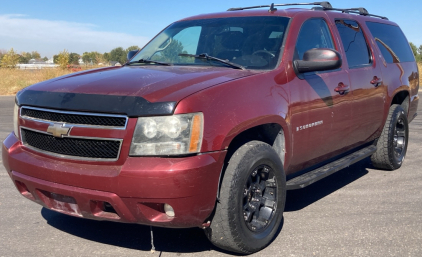 2008 CHEVROLET SUBURBAN - 4X4!