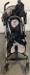 VERY NICE CHICCO STROLLER.