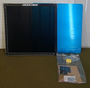 (1) Geek Bee, Honeycomb Laser Bed, 15" x 15"