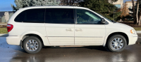 2005 CHRYSLER TOWN AND COUNTRY - HEATED SEATS! - 4