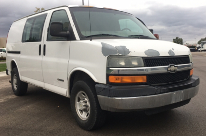 2006 CHEVROLET EXPRESS - RUBBER FLOORING!