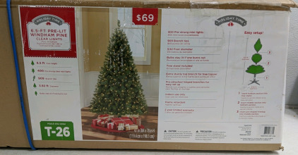 (1) 6.5-ft Pre-Lit Windham Pine Christmas Tree - Clear Lights