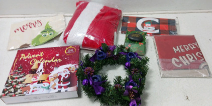 Amazon Christmas Items Santa Costume (XXL), Candle Holder Wreath, Advent Calender and More (5000)